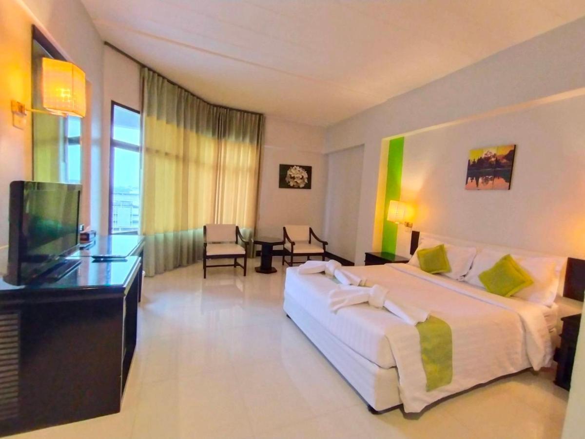 Asawann Hotel Nongkhai Нонгкхай Экстерьер фото